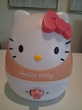 Hello Kitty By Crane 1 gallon Ultrasonic Humidifier Adjustable Works Great